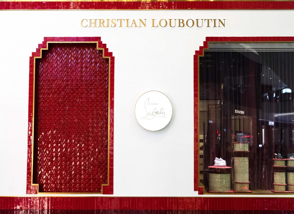 Rnovation boutique Christian Louboutin Icon Siam : cl-min-compressed