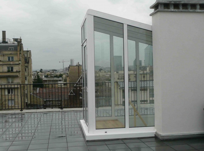 Edicule-vranda d'escalier pour desservir une terrasse