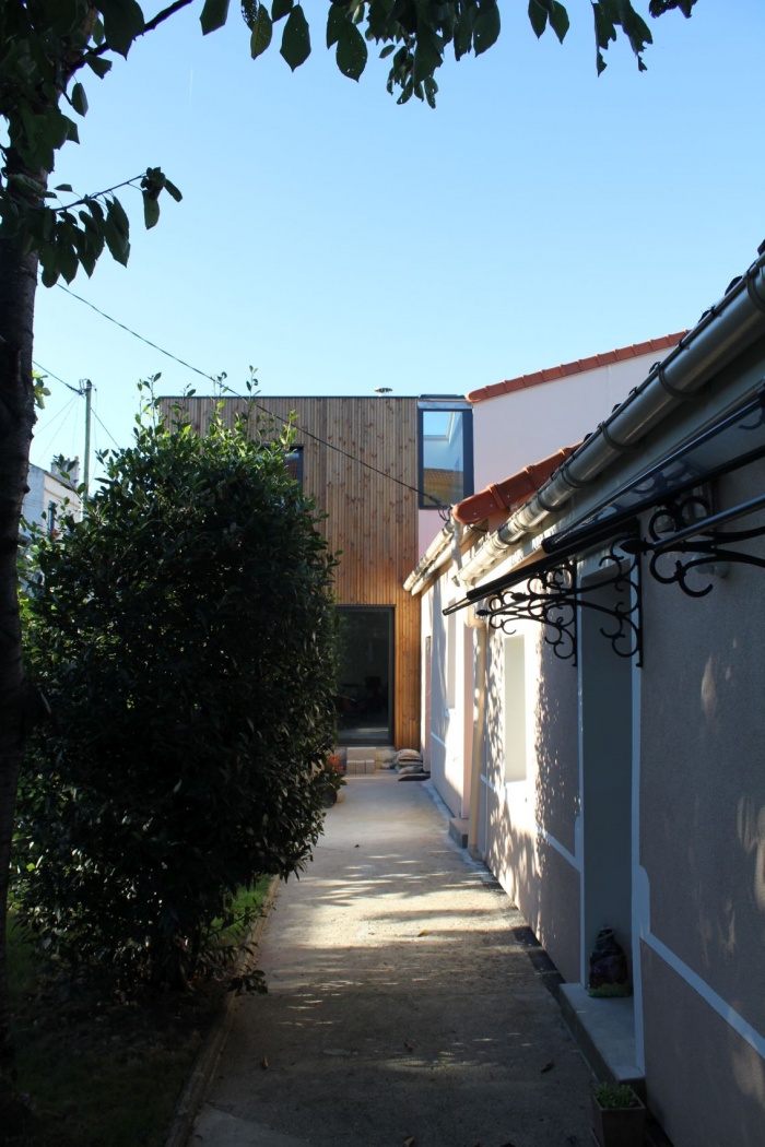 Rnovation et extension de maison, construction  ossature bois : 09_depuis le fond du jardin.JPG
